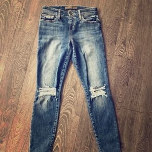 EUC Joe’s Jeans The Icon Mid Rise Skinny W 25”